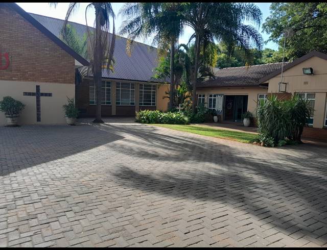 7 BEDROOM HOUSE FOR SALE IN RUSTENBURG CENTRAL